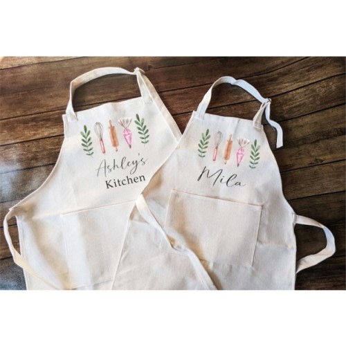 PlanetPeachyGifts Personalized Matching Adult and Kids Matching Aprons