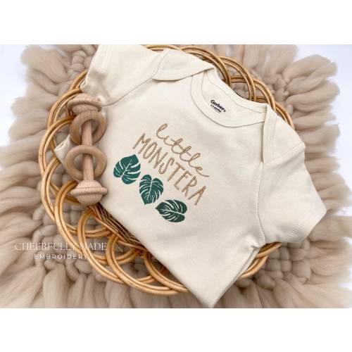 Embroidered Little Monstera Plant Bodysuit, Cute Plant Lover Baby Announcement, Plant Pregnancy Announcement to Friends, Monstera Leaves