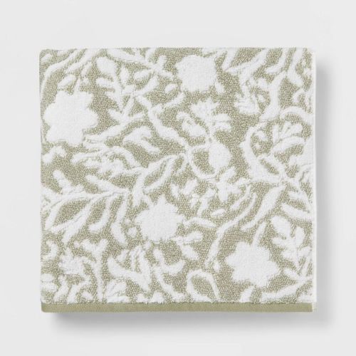 Threshold: Performance Plus Bath Towel