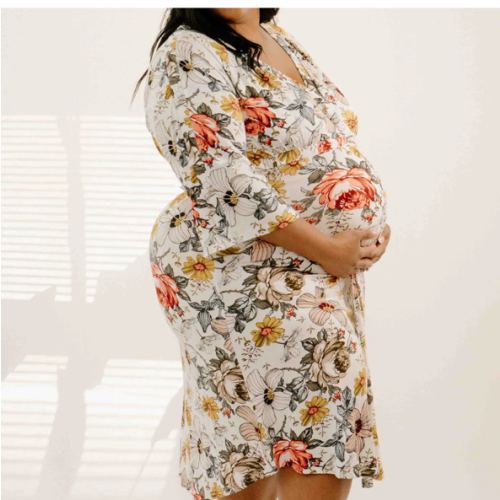 Amelia Labor & Postpartum Gown in Vintage Floral – Lila