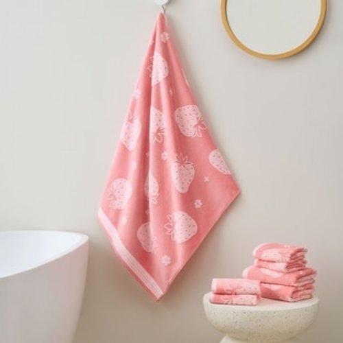Caro Home Strawberry Fields Kids Bath Towels