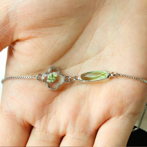 Custom Baby's Breath Flower with Birthstone Bracelet, Personalized Name Gift for Mom, First Time Mom Gift, Baby Shower Gift,Mothers Day Gift