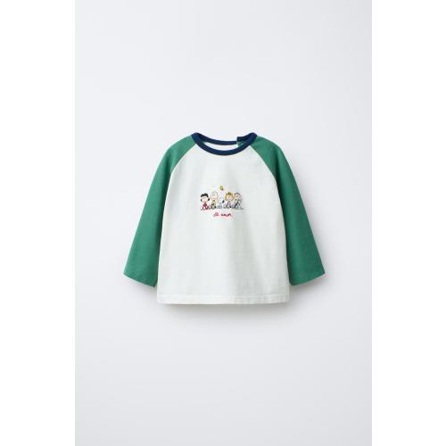SNOOPY PEANUTS™ RAGLAN SLEEVE T-SHIRT - Ecru / Green | ZARA United States