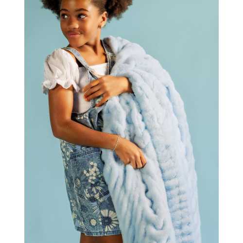 Hugs Light Shaved Ice Plush Blanket