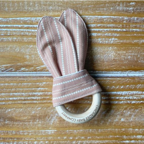 Knit Stitch in Berry Pink Birch Teething Ring