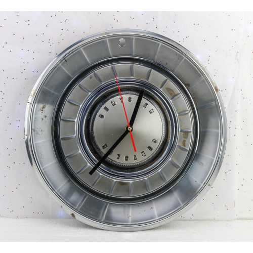 OOAK Clock • 1968 Mopar Chrysler New Yorker or Newport Hubcap • Authentic Natural Patina Hubcap • Silent Sweep Quartz Clock Battery Included