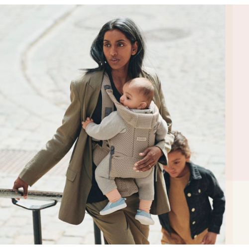 BabyBjörn Baby Carrier Free