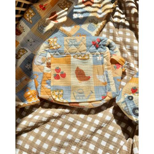 Everyday Essentials Pouch - Bloom Barn (PRE ORDER | 12 OCTOBER) – AEGI BLOOM