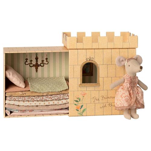 Princess and the pea, Big sister mouse