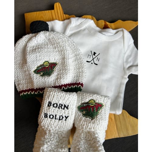 Minnesota Wild Hockey "BORN BOLDY" Baby Gift Set ~ Cotton yarn and 3D Puck