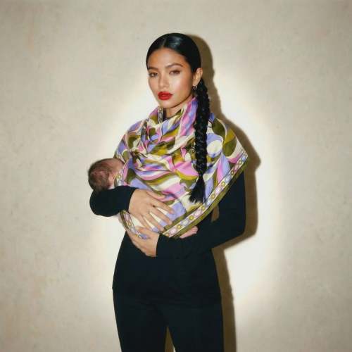 Limited Drop: The Magnetic SilkSnap Scarf – PIOLINA