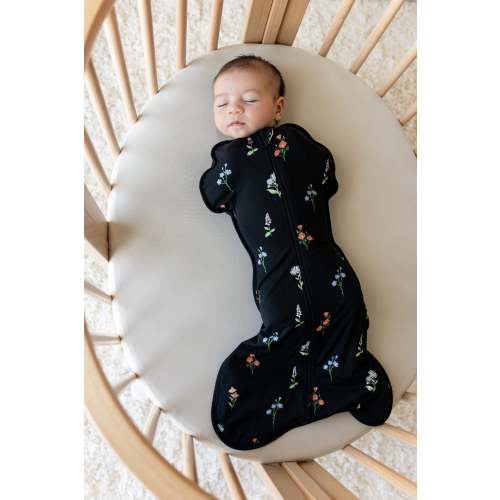 Swaddle Bag in Midnight Wildflower 0.5