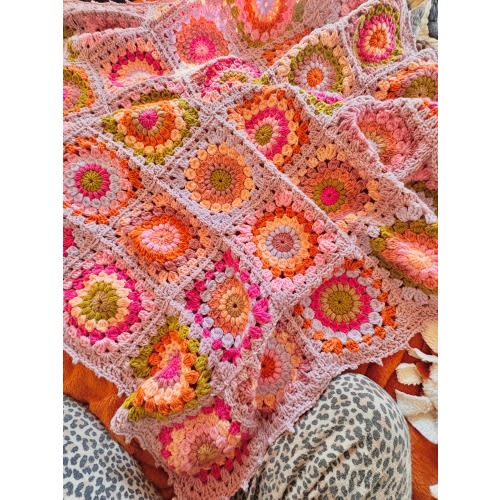Custom Crochet Baby Blanket: Sunburst Granny Square, Soft Acrylic