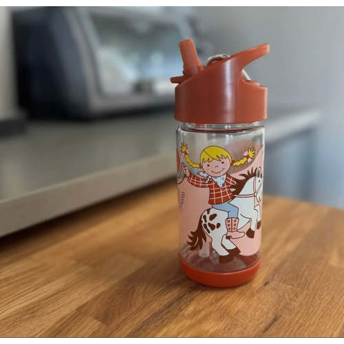 Cowgirl flip and sip cup