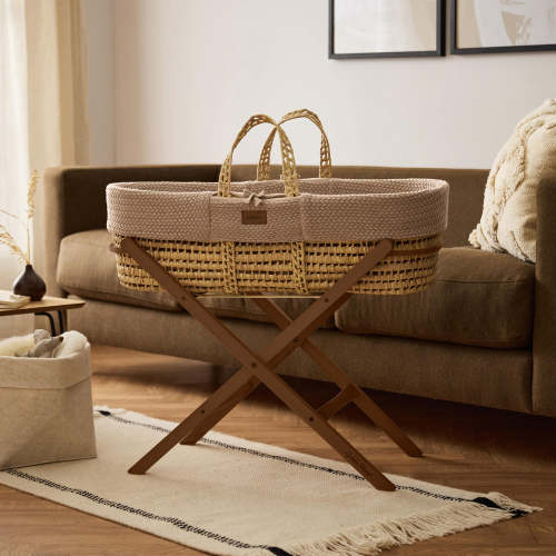 Organic Wheat Knitted Moses Basket, Mattress & Walnut Foldable Stand T ‐ The Little Green Sheep