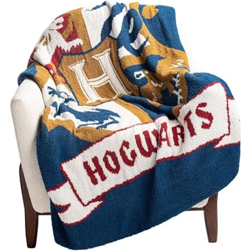 Jay Franco Harry Potter Feather Knit Fluffy Throw Blanket - Hogwarts Crest Fuzzy Blanket Measures 50 x 60 Inch, Super Soft Lightweight Bedding