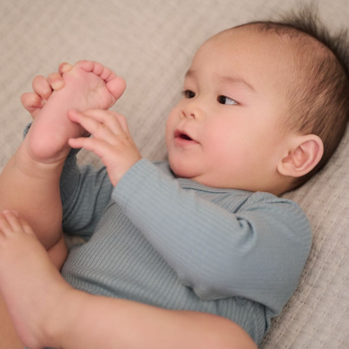 MORI Ribbed Long Sleeve Bodysuit - Sky, Newborn