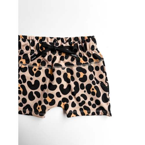 Relaxed Fit Shorts in Ava (Leopard)