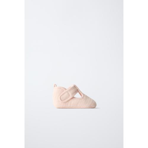 SANDAL-STYLE BOOTIES