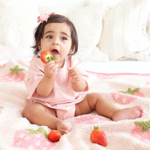 CuddleLane™ Luxe Blankets | Strawberry