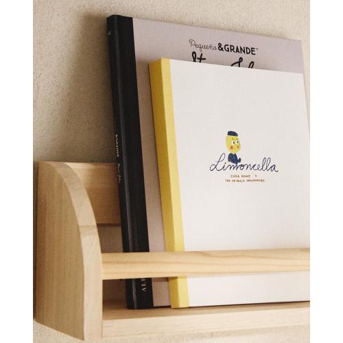 KIDS’ WOODEN SHELF WITH FRONT BAR