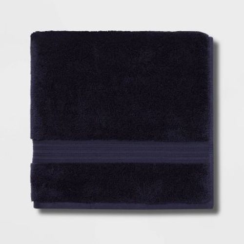 Total Fresh Antimicrobial Bath Towel Navy - Threshold™: 100% Cotton, Low Lint, Machine Washable, 550 GSM