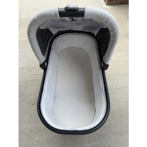UPPAbaby Bassinet V2 in Jake - Compatible with Vista, Cruz, Ridge Strollers