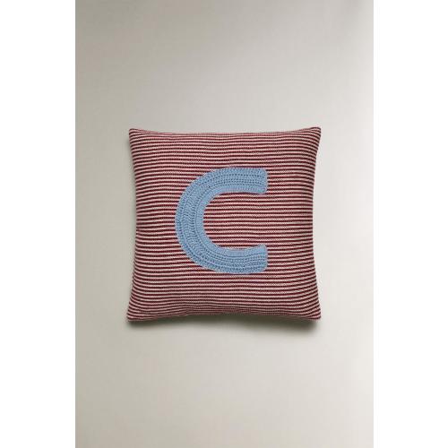 KIDS’ EMBROIDERED LETTER C CUSHION