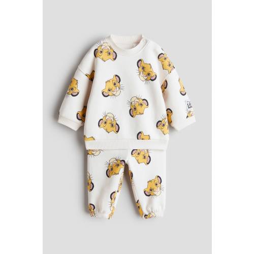 2-PIECE PRINTED SWEATSHIRT AND JOGGERS SET