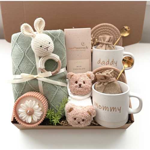 New Baby Gift Box for Family, New Parents Gift Box, Expecting Parents Gift Baby Gift Set, Neutral Newborn Keepsake