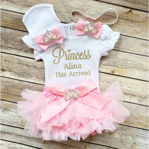 Newborn Princess Coming Home Outfit – Gold Glitter Bodysuit Set with Bloomers, Hat & Headband