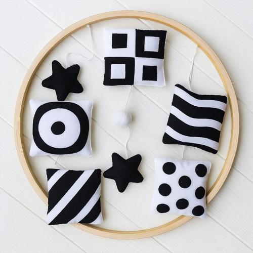 High contrast black white nursery mobile, Montessori-inspired felt mobile, baby shower gift, monochrome black white crib mobile for newborn