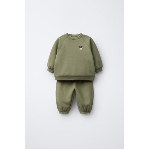 PRINT SWEATSHIRT AND JOGGER SET - Khaki | ZARA United States