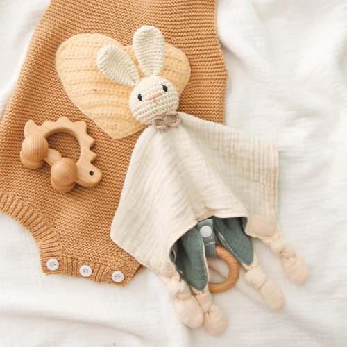 Jessruly® Organic Cotton Drool Bib & Sensory Lovey – Soft Absorbent Bib with Crochet Animal & Gentle Rattle, Adorable Teething Companion & Play Cloth