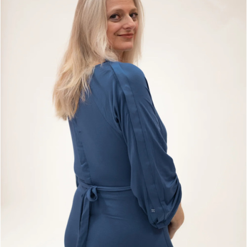 Amelia Labor & Postpartum Gown in Midnight Blue – Lila