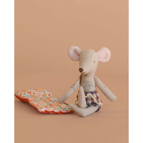Maileg Beach Mouse with Air Mattress - Dad– Odin Parker