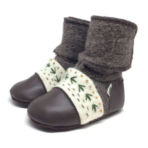 Carmanah wool booties / hand embroidered