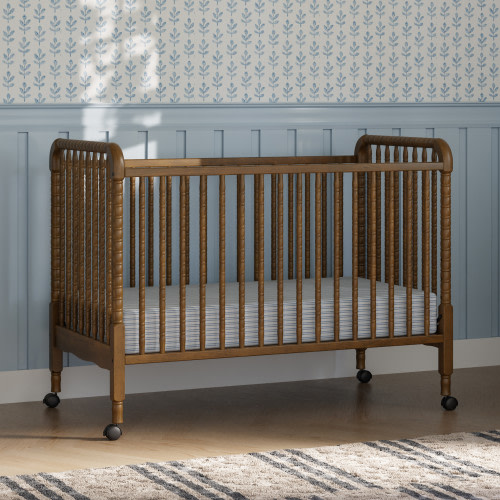 daVinci Jenny Lind 3-in-1 Convertible Crib - Walnut