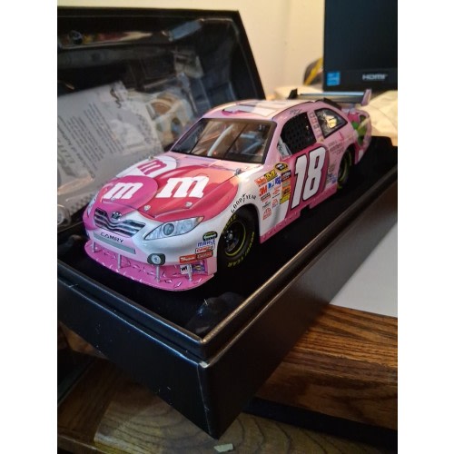 (9004) PINK! Kyle Busch #18 M&M's Susan G Komen 2009 Camry Elite 59 of 150