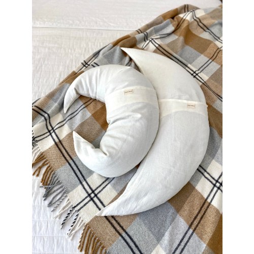 Natural Moon Support Pillow for Rest & Comfort - Daisy Fields Collection. Daisy Fields Moon Pillow.y