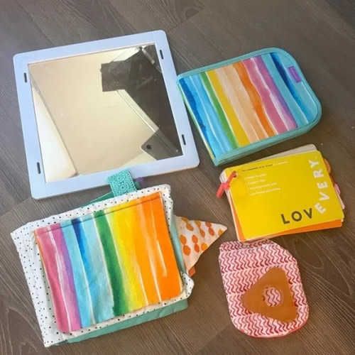 Lovevery The Charmer and looker Play Kit 0-4 months