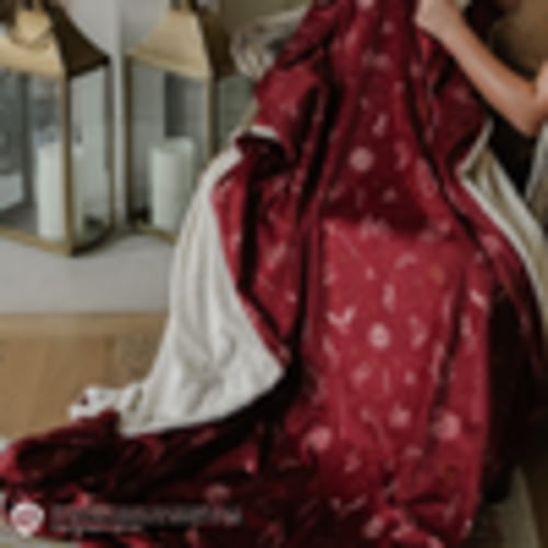 Minky/Lush Blanket with Classic Icon Design | Saranoni | Saranoni