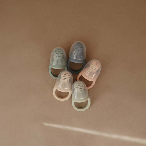 Silicone Fresh Food Feeder – Mushie