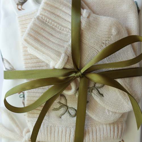 Newborn gift bundle - Hand illustrated in Australia