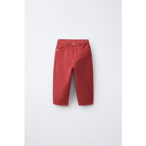STRAIGHT LEG JEANS