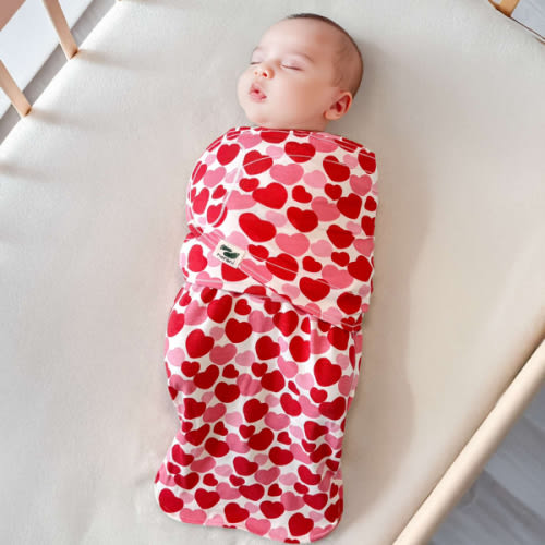 Norani Baby Snugababe Sleep Pod with Arm Inserts - Red Hearts