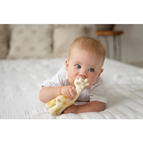 Giraffe Organic Natural Rubber Rattle, Teether & Bath Toy