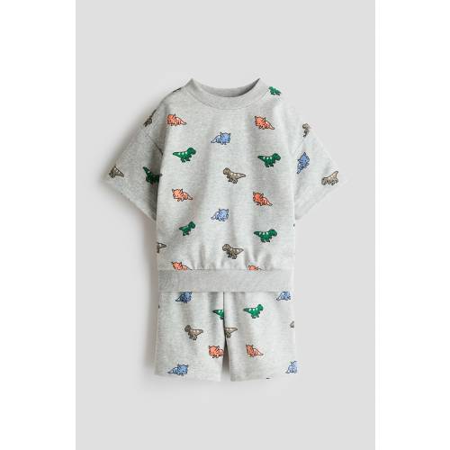 2-PIECE PRINTED SWEATSHIRT AND SWEATSHORTS SET