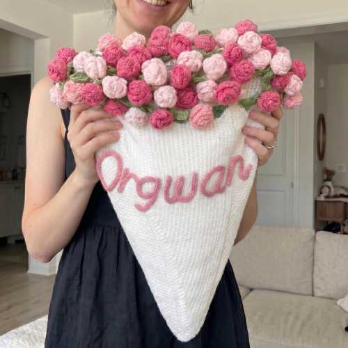 Personalized Crochet Flower Blanket, Custom Name Rose Bouquet Blanket, Handmade Floral Throw, Gift for Her, Birthday Gift