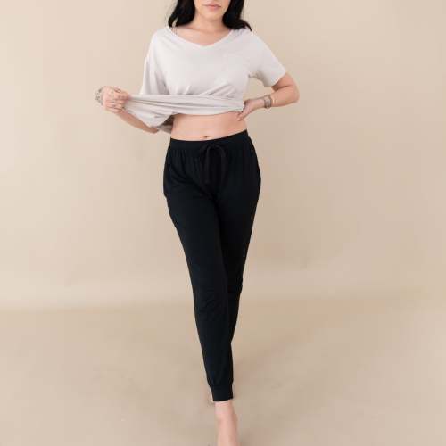 Women's Jogger Pants in Midnight Black | Kyte Baby